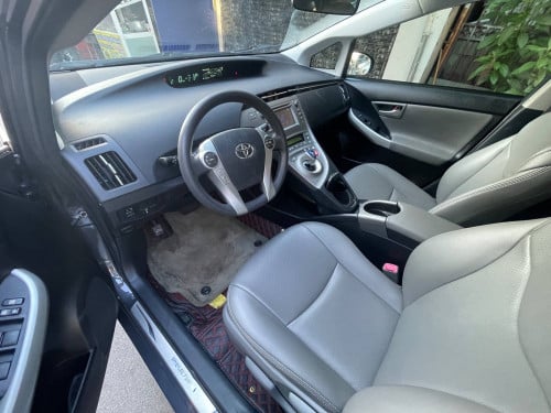 Toyota Prius 2012 option3 new tax paper