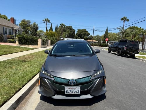 Toyota Prius Prime Full Premium 2017 ឡាន​កាលី​ ទឹក​ថ្នាំ​សុីន​មួយ​ជុំ​