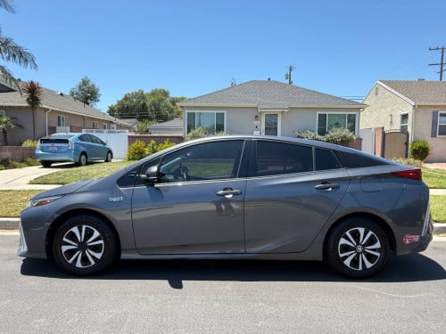 Toyota Prius Prime Full Premium 2017 ឡាន​កាលី​ ទឹក​ថ្នាំ​សុីន​មួយ​ជុំ​