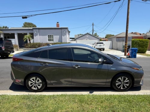 Toyota Prius Prime Full Premium 2017 ឡាន​កាលី​ ទឹក​ថ្នាំ​សុីន​មួយ​ជុំ​