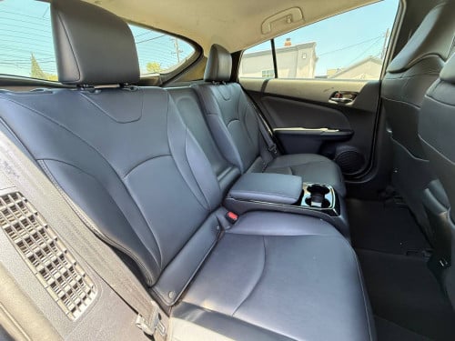 Toyota Prius Prime Full Premium 2017 ឡាន​កាលី​ ទឹក​ថ្នាំ​សុីន​មួយ​ជុំ​