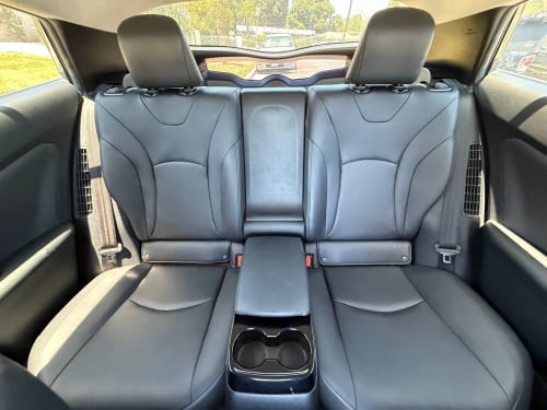 Toyota Prius Prime Full Premium 2017 ឡាន​កាលី​ ទឹក​ថ្នាំ​សុីន​មួយ​ជុំ​