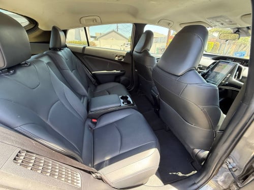 Toyota Prius Prime Full Premium 2017 ឡាន​កាលី​ ទឹក​ថ្នាំ​សុីន​មួយ​ជុំ​