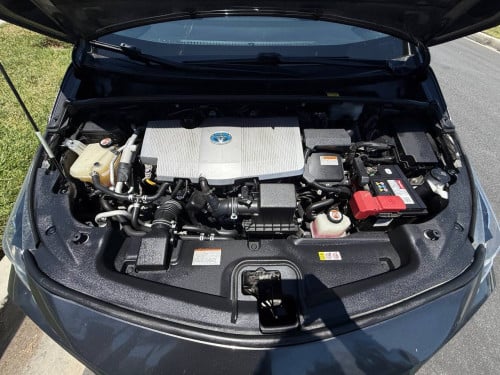 Toyota Prius Prime Full Premium 2017 ឡាន​កាលី​ ទឹក​ថ្នាំ​សុីន​មួយ​ជុំ​
