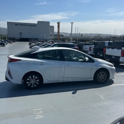 Toyota Prius Prime Full XLE 2021 ឡាន​ស្អាត​ សាច់​ដែក​ថ្មី​ណាស់​