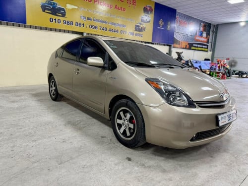 Toyota Pruis 2008 half full 11000$
