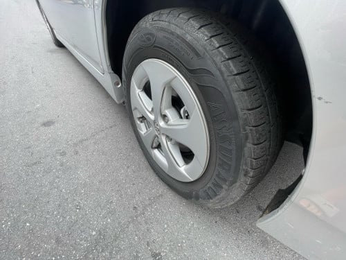 Urgent sale Toyota Prius 2011 option3 new tax paper