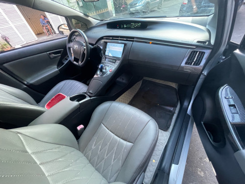Urgent sale Toyota Prius 2012 option2 new tax paper