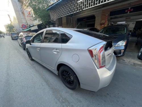 Urgent sale Toyota Prius 2012 option2 new tax paper
