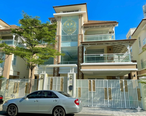 Villa Queen for rent in Borey Orkide the royal along street 2004