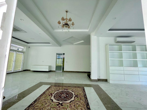 Villa Queen for rent in Borey Orkide the royal along street 2004