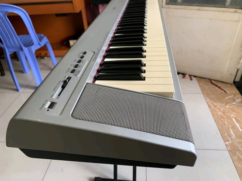 Yamaha Portable Grand NP-30.  76key