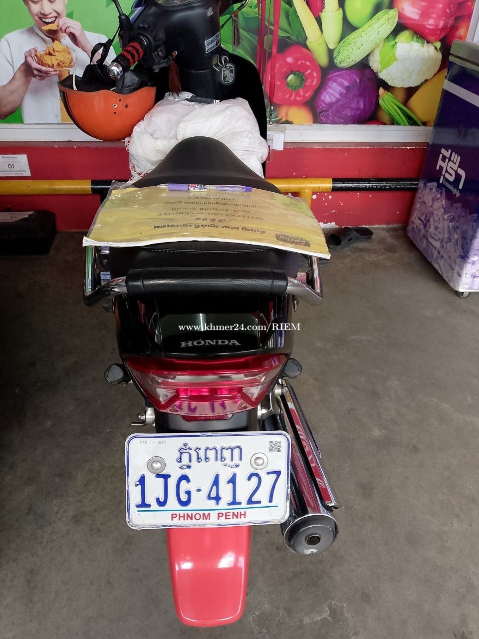 ម៉ូតូស្អាតជិះផ្ទាល់ ជិះធ្វេីការ តិចៗៗ