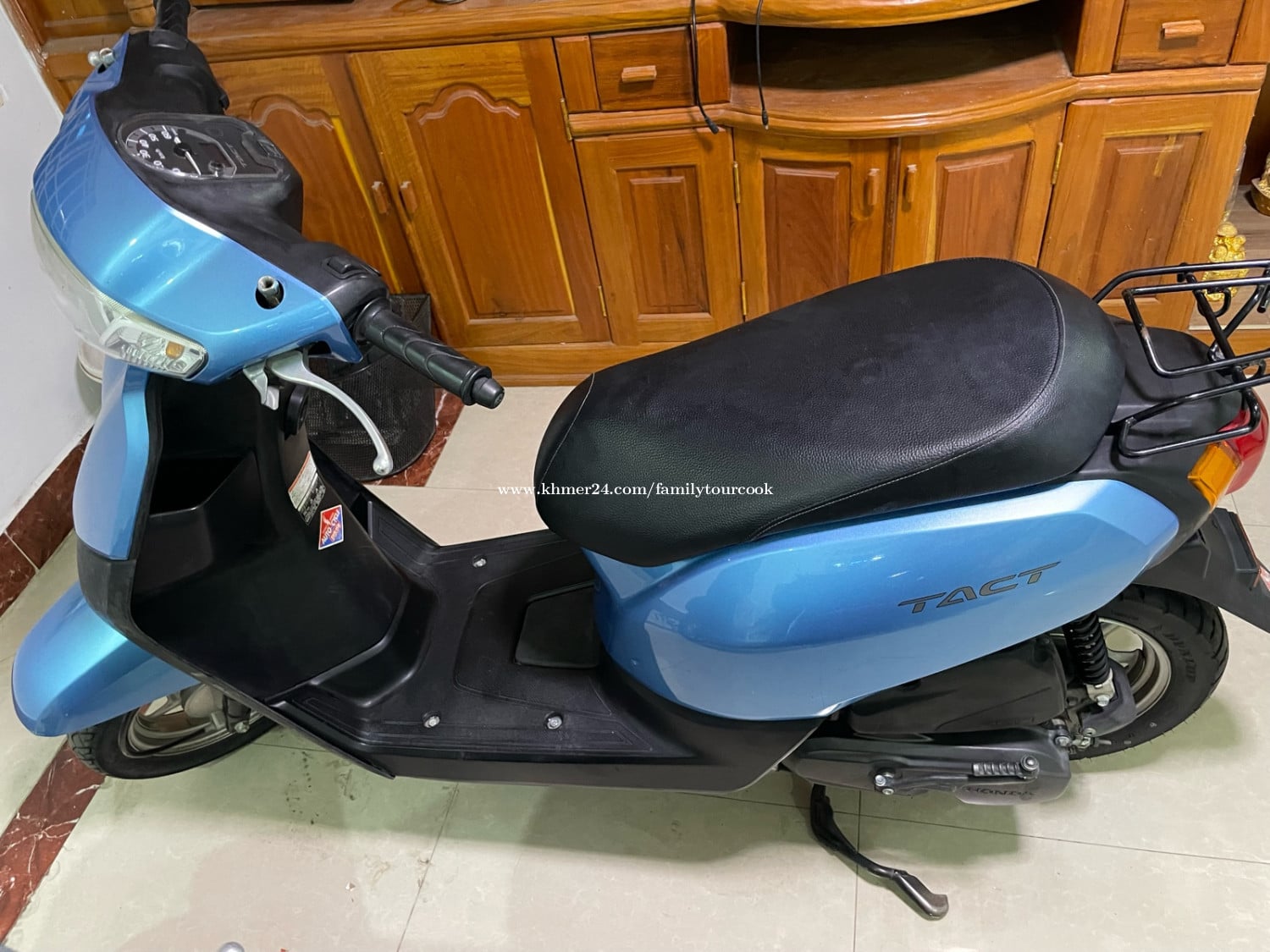 ទើបទំលាក់ពីទូក្តៅៗ