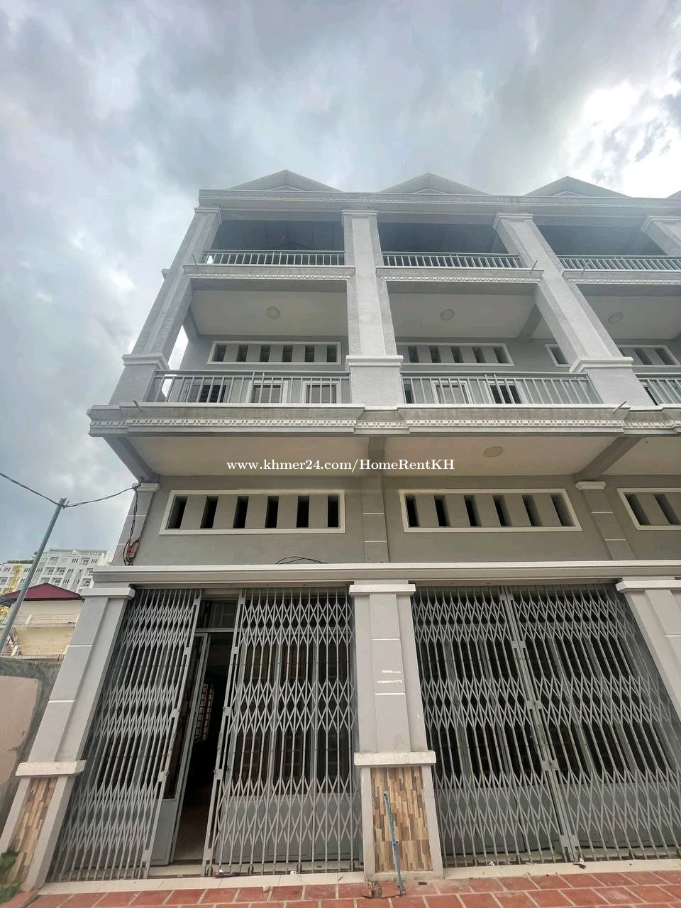 ផ្ទះជួល នៅលូប្រាំ ស្ទឹងមានជ័យ ជិតស្ថានីយ៍ទូរទស្សន៍បាយ័នជិតផ្សារ សាលារៀន និងតំបន់ពាណិជ្ជកម្ម