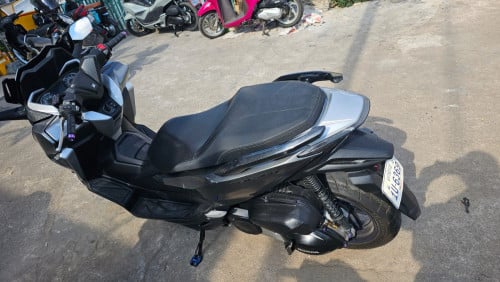 ត្រូវការលុយដណ្ដឹងប្រពន្ធ
