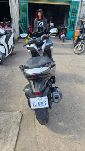 ត្រូវការលុយដណ្ដឹងប្រពន្ធ