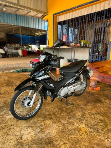 ម៉ូតូសានុំ ស្អាត