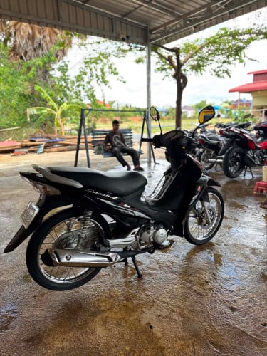 ម៉ូតូសានុំ ស្អាត
