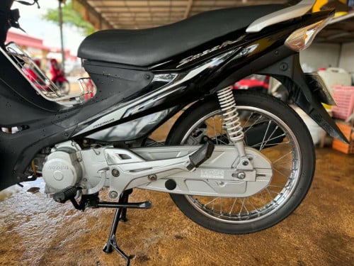 ម៉ូតូសានុំ ស្អាត