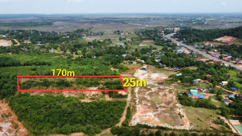 ដីជាប់ជើងភ្នំ