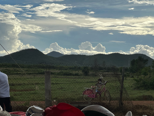 ដីស្រែលក់ កំពង់ស្ពឺ