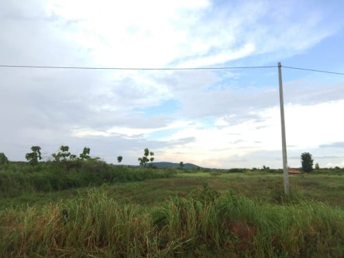 ដីស្រែលក់ កំពង់ស្ពឺ