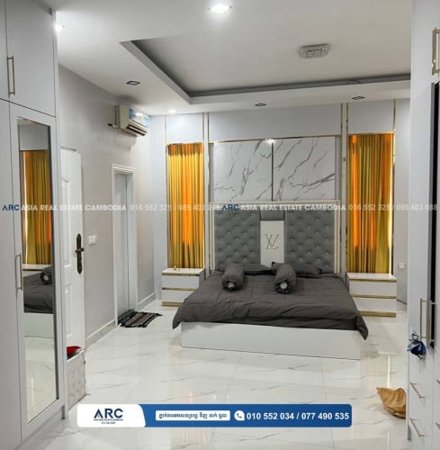 វីឡា​ទោល​កែង​លក់​បន្ទាន់​