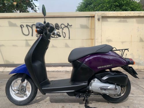 ម៉ូតូលក់​