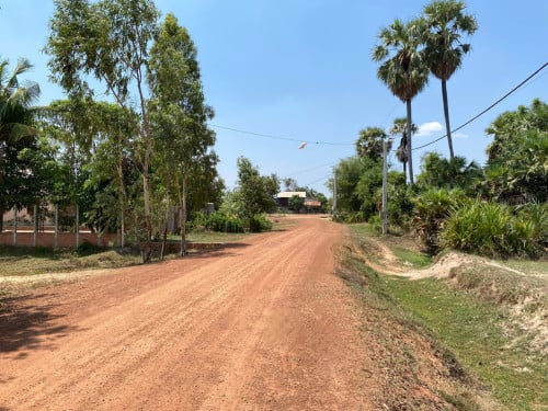 ដីជាយក្រុង ទីតាំងល្អសំរាប់គម្រោងផ្ទះលំហែរ ឬទិញលក់ចំណេញ