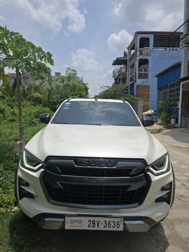 ឡានលក់ ឡានក្រុមហ៊ុន Vcross 3.0