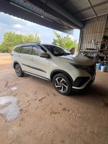 ឡានស្អាតម្ចាស់ដើមផ្ទាល់ទិញថ្មីក្រុមហ៊ុន