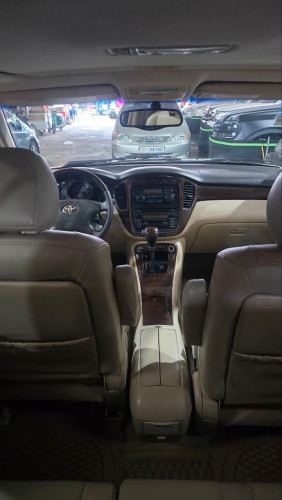 ឡានលក់បន្ទាន់Highlander 03 V6 P2  ធានាឡានម៉ូល សុីនមួយចប់ ម្ចាស់ផ្ទាល់ទេីបកាត់បាន