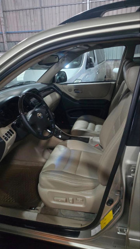 ឡានលក់បន្ទាន់Highlander 03 V6 P2  ធានាឡានម៉ូល សុីនមួយចប់ ម្ចាស់ផ្ទាល់ទេីបកាត់បាន