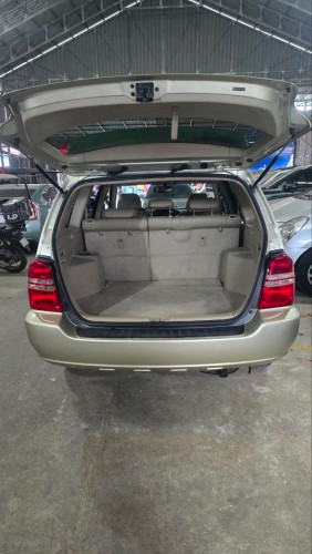 ឡានលក់បន្ទាន់Highlander 03 V6 P2  ធានាឡានម៉ូល សុីនមួយចប់ ម្ចាស់ផ្ទាល់ទេីបកាត់បាន