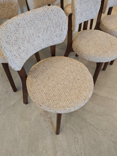 លក់កៅអី ស្អាតដូចថ្មី