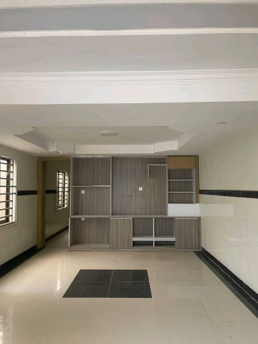 ផ្ទះជួល នៅលូប្រាំ ស្ទឹងមានជ័យ ជិតស្ថានីយ៍ទូរទស្សន៍បាយ័នជិតផ្សារ សាលារៀន និងតំបន់ពាណិជ្ជកម្ម