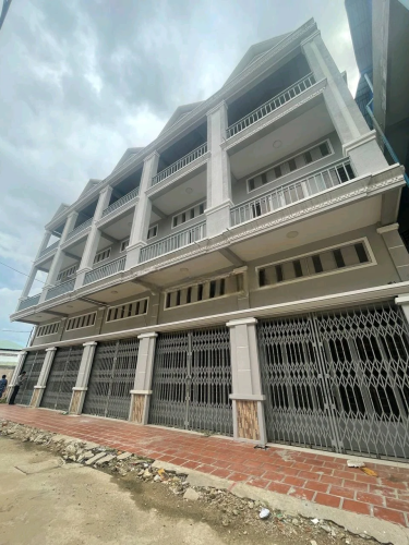 ផ្ទះជួល នៅលូប្រាំ ស្ទឹងមានជ័យ ជិតស្ថានីយ៍ទូរទស្សន៍បាយ័នជិតផ្សារ សាលារៀន និងតំបន់ពាណិជ្ជកម្ម