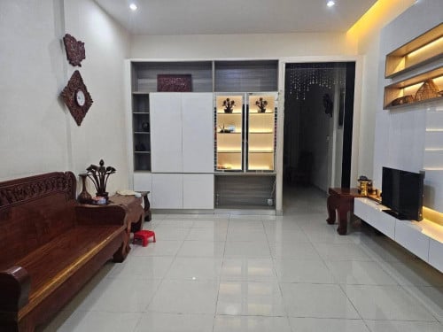 ផ្ទះវីឡាជួល នៅបុរីប៉េងហួត បឹងស្នោស្ថិតក្នុងបុរី មានសុវត្ថិភាពខ្ពស់