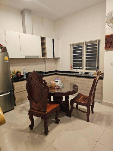 ផ្ទះវីឡាជួល នៅបុរីប៉េងហួត បឹងស្នោស្ថិតក្នុងបុរី មានសុវត្ថិភាពខ្ពស់