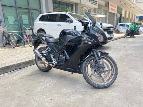 ម៉ូតូកលក់ឯកសារគ្រប់ តម្លៃ 1080$