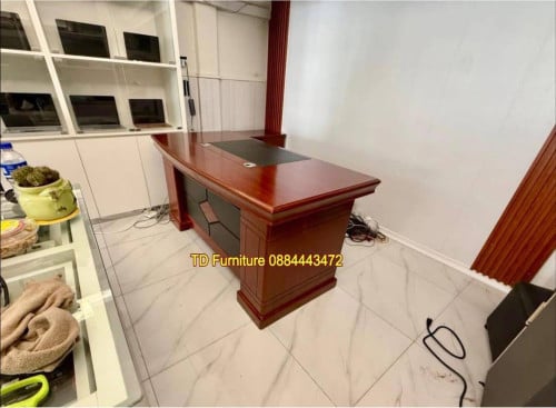 តុប្រធាន មានខ្នាត 160cm 180cm