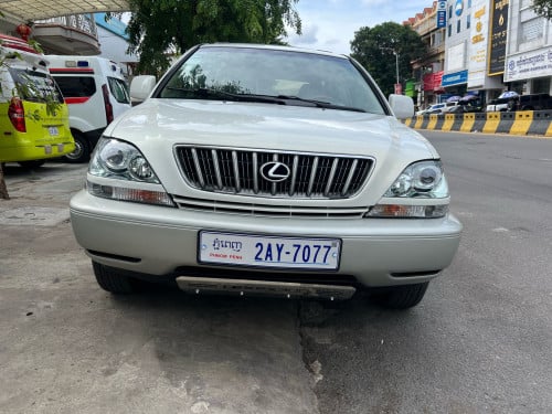 ឡានលក់បងប្អូន ថ្មីណាស់ ឆ្នាំ2001 ប៉ុង1 ម្ចាស់ផ្ទាល់