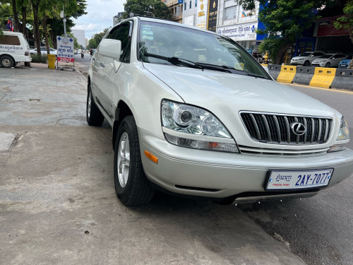 ឡានលក់បងប្អូន ថ្មីណាស់ ឆ្នាំ2001 ប៉ុង1 ម្ចាស់ផ្ទាល់