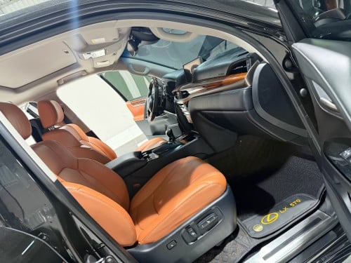 លក់​ 570 017 super Sport full option អារ៉ាប់​ ម្ចាស់ដេីម​ផ្ទាល់​ទិញ​ថ្មី​ខ្លាញ់​គោ