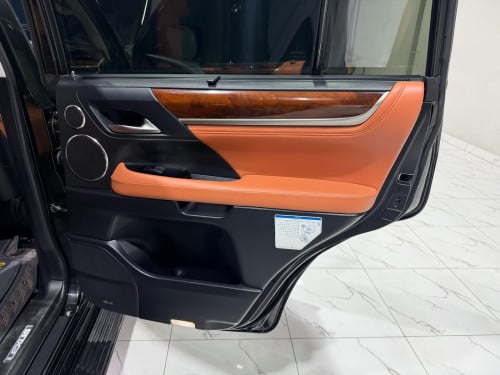 លក់​ 570 017 super Sport full option អារ៉ាប់​ ម្ចាស់ដេីម​ផ្ទាល់​ទិញ​ថ្មី​ខ្លាញ់​គោ