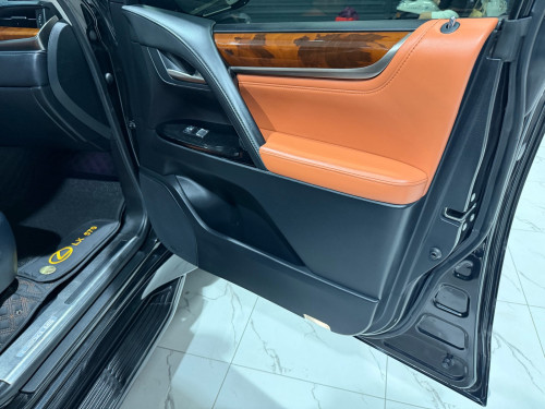 លក់​ 570 017 super Sport full option អារ៉ាប់​ ម្ចាស់ដេីម​ផ្ទាល់​ទិញ​ថ្មី​ខ្លាញ់​គោ
