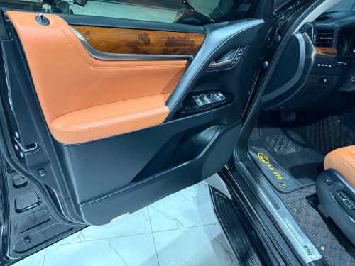 លក់​ 570 017 super Sport full option អារ៉ាប់​ ម្ចាស់ដេីម​ផ្ទាល់​ទិញ​ថ្មី​ខ្លាញ់​គោ