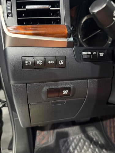 លក់​ 570 017 super Sport full option អារ៉ាប់​ ម្ចាស់ដេីម​ផ្ទាល់​ទិញ​ថ្មី​ខ្លាញ់​គោ