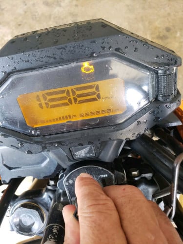 ម៉ូតូសម្រាប់លក់ 675$/018មានកាតគ្រី